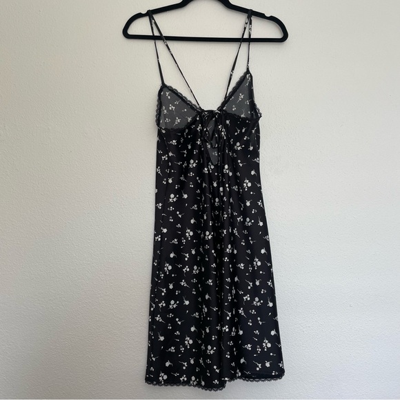 Wild Fable Lace Trim Silky Black Floral Slip Dress MEDIUM - Picture 4 of 9